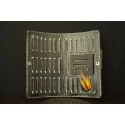 Art Merk Tube Fly Wallet. LARGE. Brown Leather & Fly In Gold 7 Art Merk Tube Fly Wallet. LARGE. Brown Leather & Fly In Gold -Fluefiske Salgsbutikk 4plEUH 1654251907 26547 1806 0 pck 600x600 1